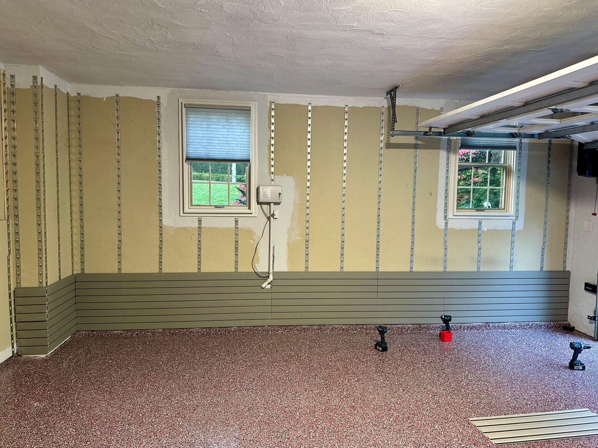 First row completed. It is critical that everything is perfectly level. This is the most important phase of the installation because every row above builds on this foundation.